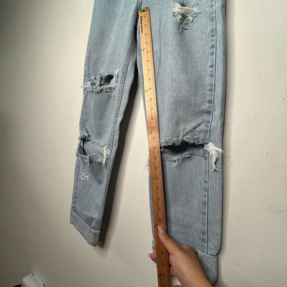 Calvin Klein Light Wash Distressed Cuffed High-Rise Jeans 4 - Picture 11 of 11